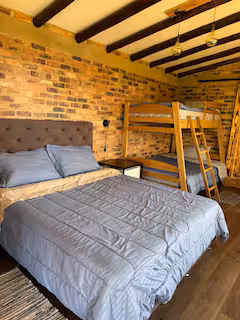 Cabaña para 5 con fogata y vista al lago detail 1